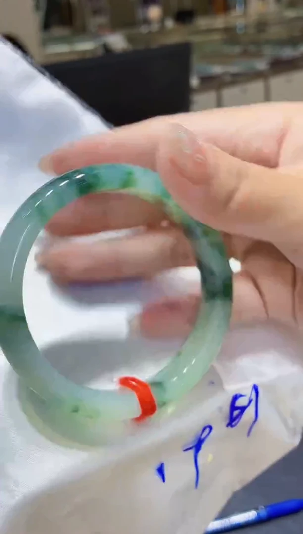 未镶嵌手镯翡翠翡翠手镯