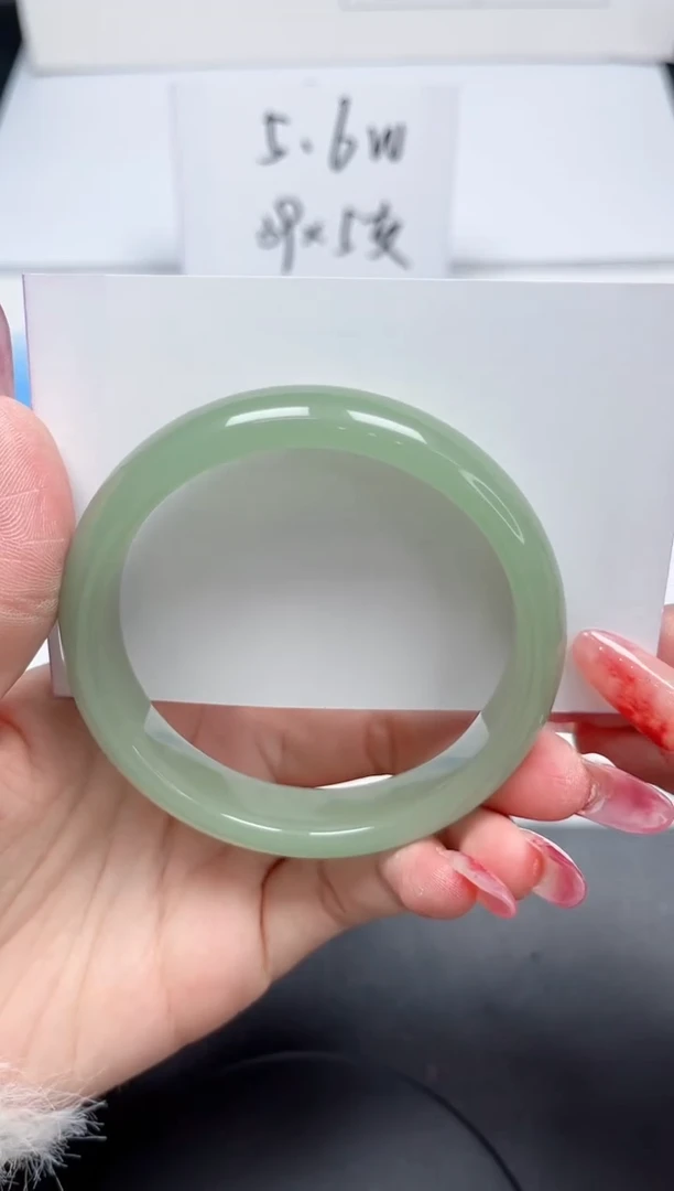 【闪购商品】石英质玉手镯未镶嵌177/58.6