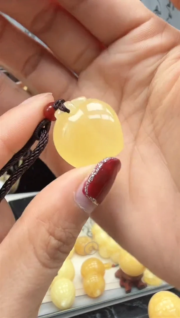 【闪购商品】琥珀裸石未镶嵌挂坠