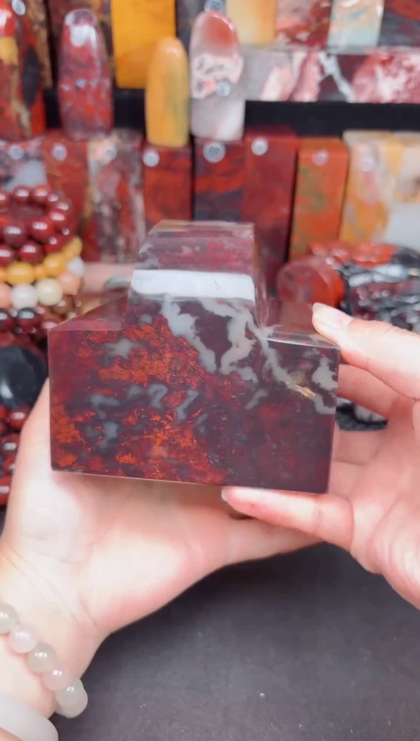 玉?****空桂林鸡血玉素章摆件