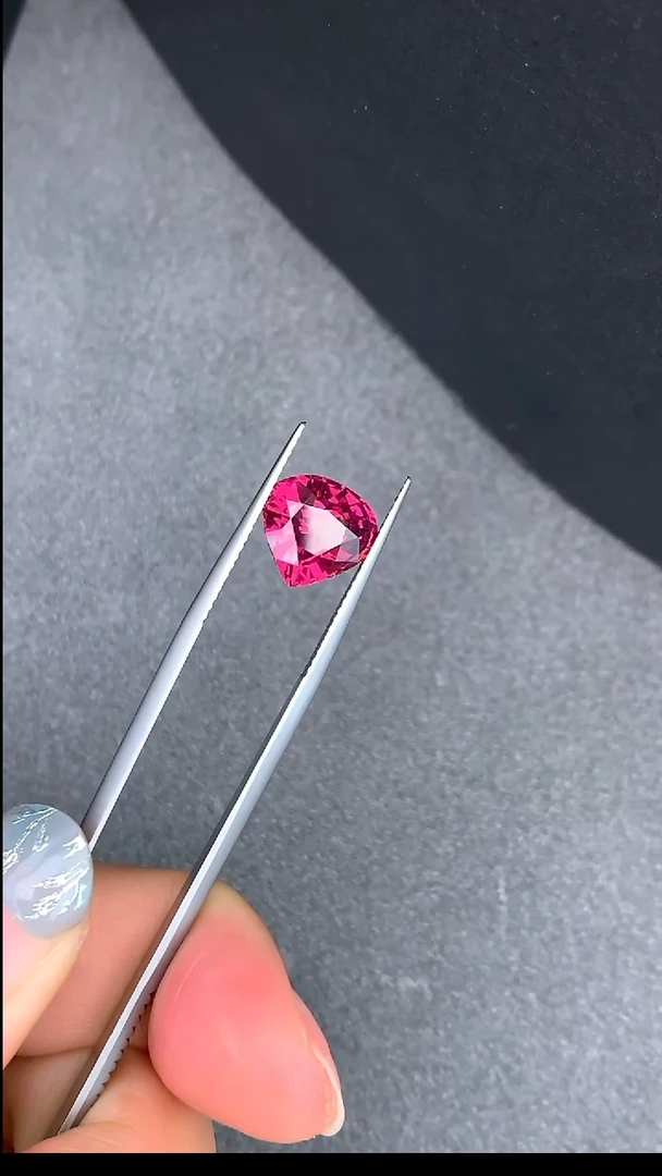 【闪购商品】石榴石无未镶嵌3.85克拉