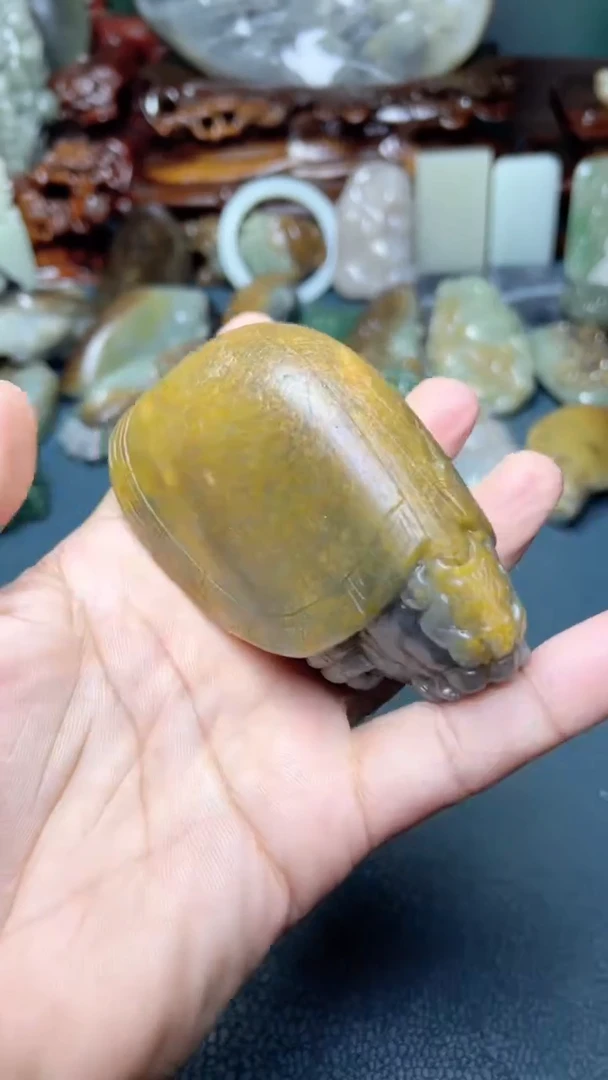 未镶嵌和田玉把件-