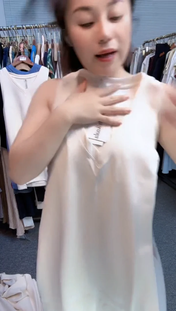 385