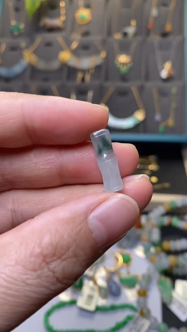 颈饰未镶嵌翡翠39885