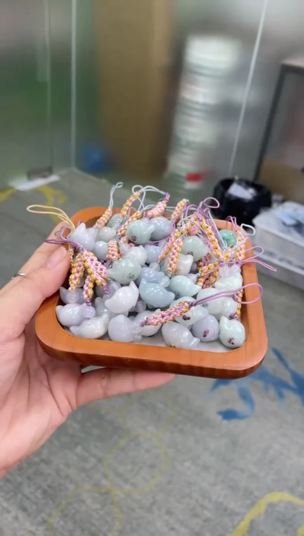 吊坠(不含链)未镶嵌翡翠把把壶   多样性发货发一件