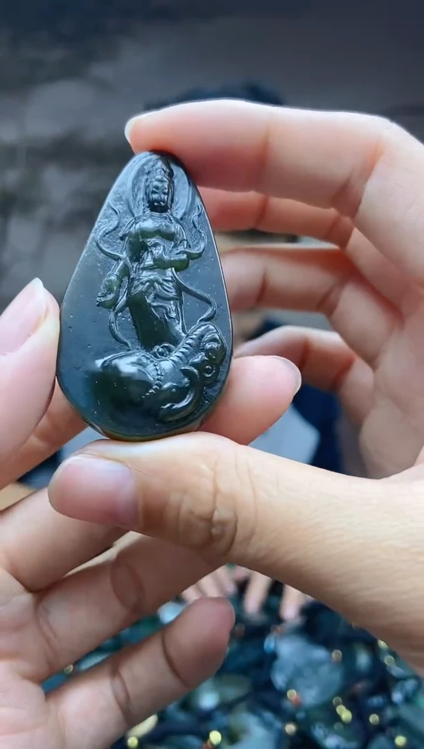 颈饰未镶嵌和田玉1