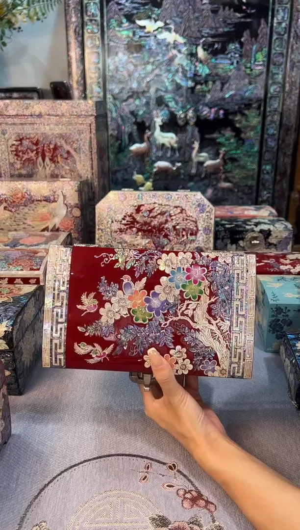 鱼锁绒布底·弘贝雅螺钿漆器文化馆