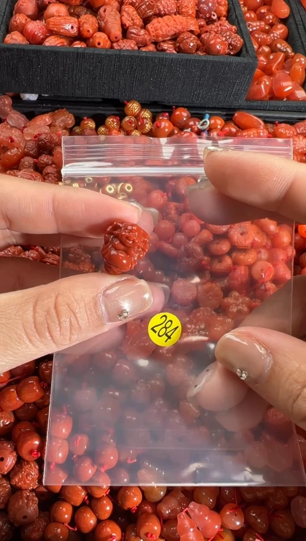 【闪购商品】南红玛瑙颈饰未镶嵌1