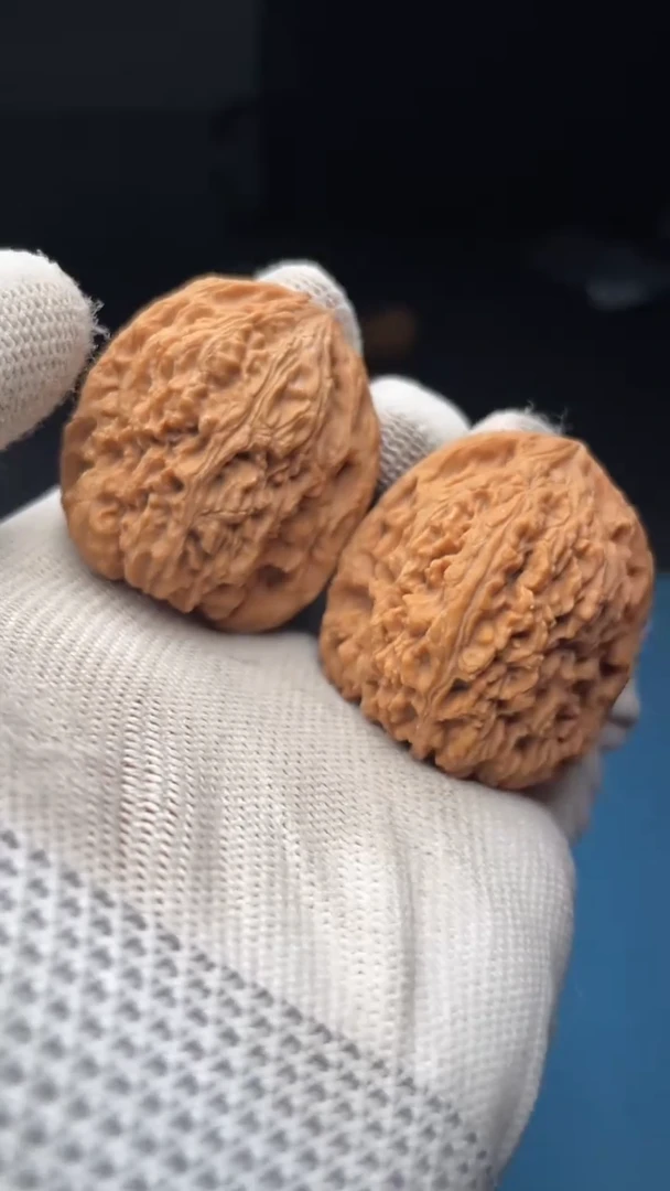 桃核把件a196  南疆石37尺