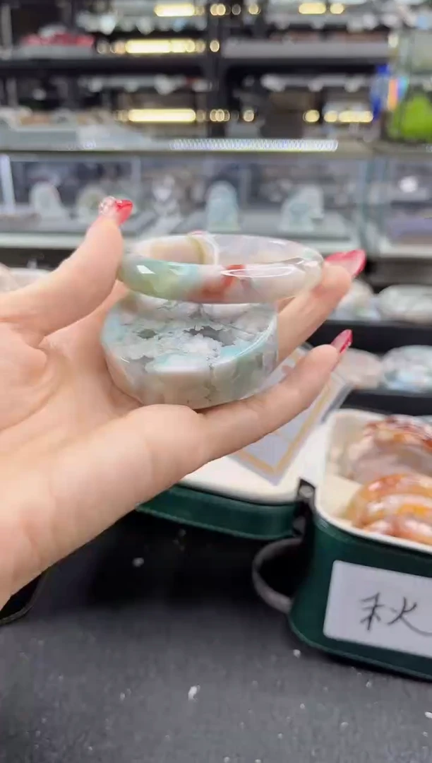 未镶嵌手镯石英质玉圈口（赠品镯心）