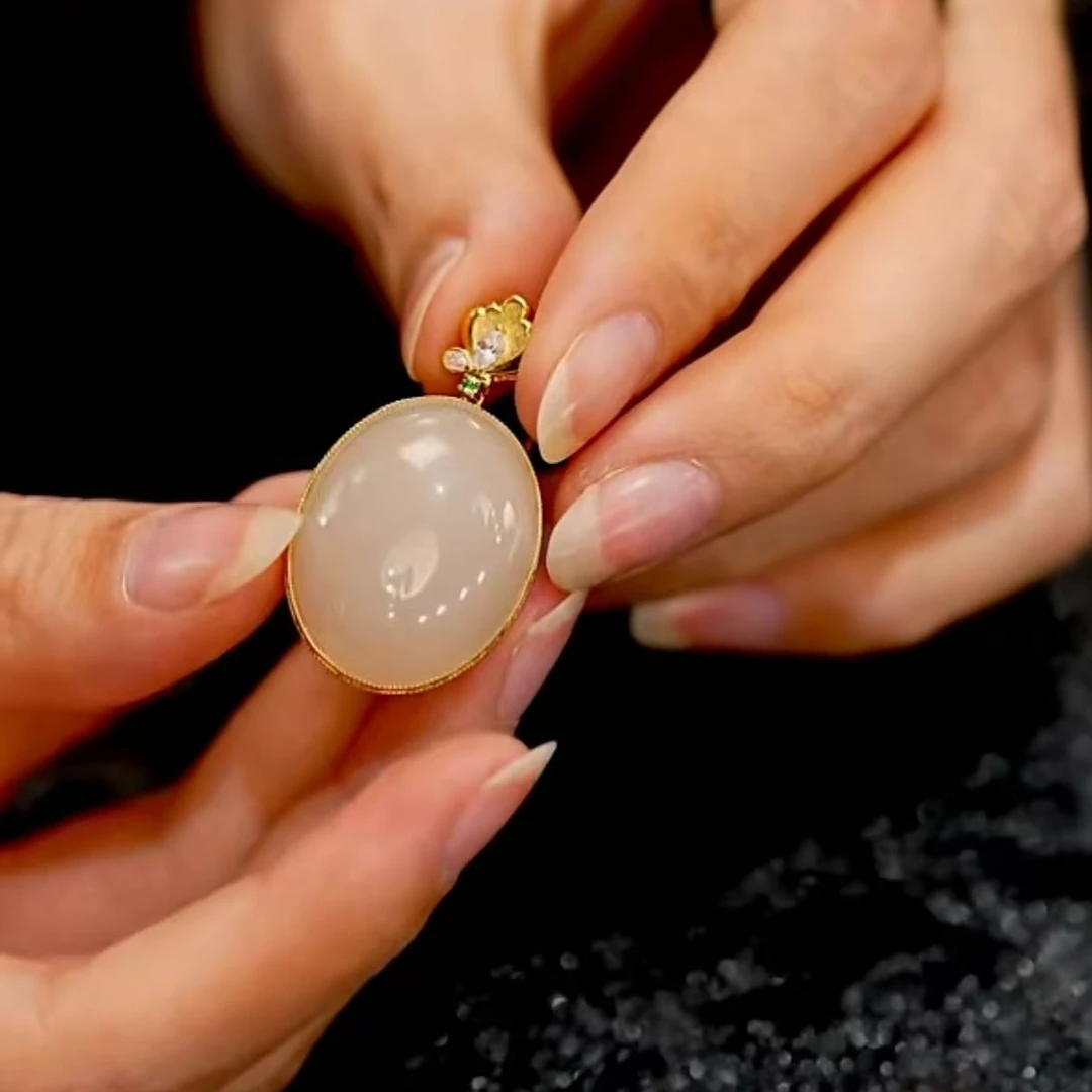 【逍遥】18K和田玉藕粉蛋面吊坠*061/0308/多样性发/1件