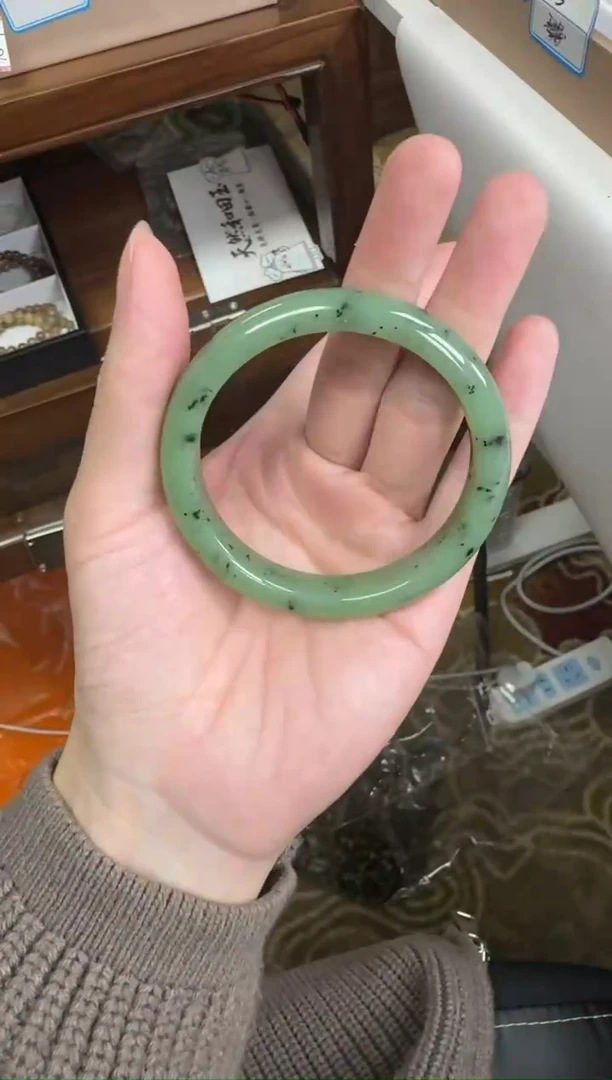 未镶嵌手镯和田玉58