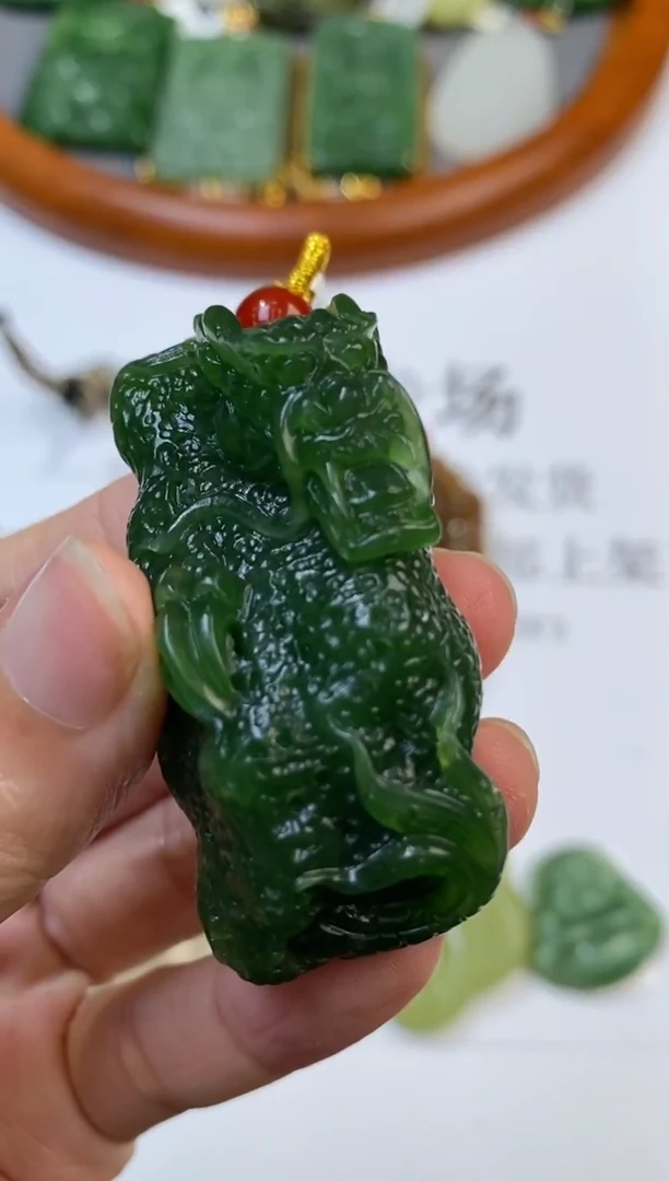未镶嵌和田玉挂件303477      多人