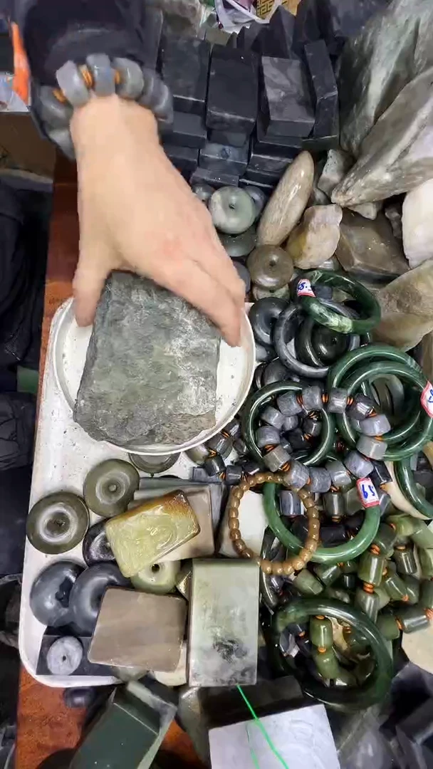 未镶嵌和田玉珠宝半成品毛料