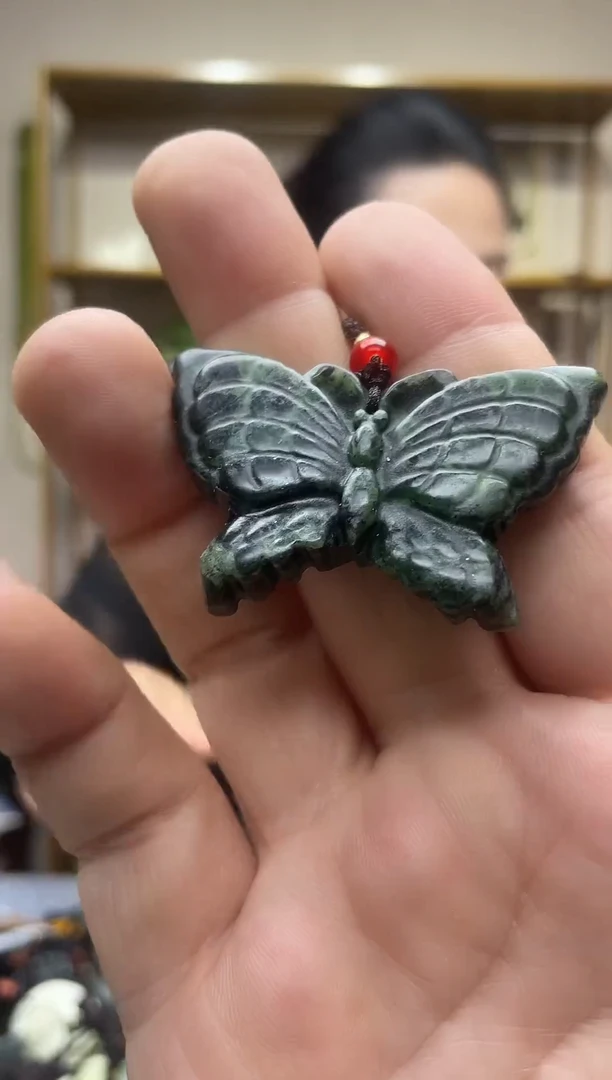 未镶嵌岫玉吊坠`