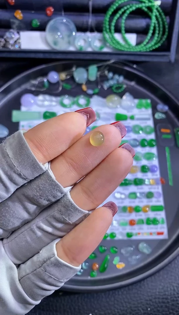 未镶嵌挂件翡翠蛋