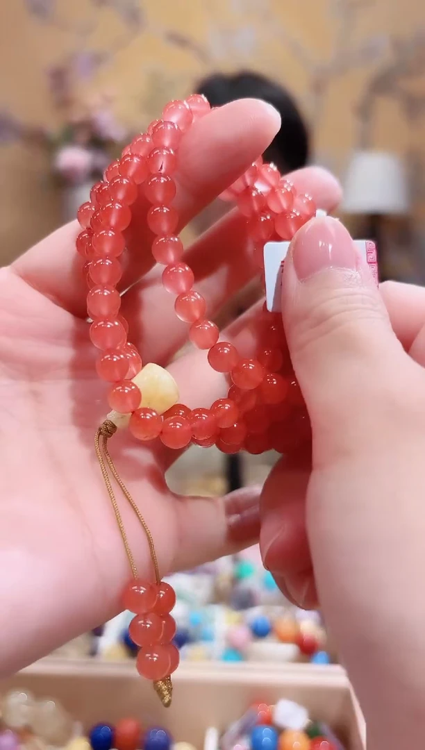 颈饰未镶嵌南红玛瑙远**女保山南红，冰种樱桃红