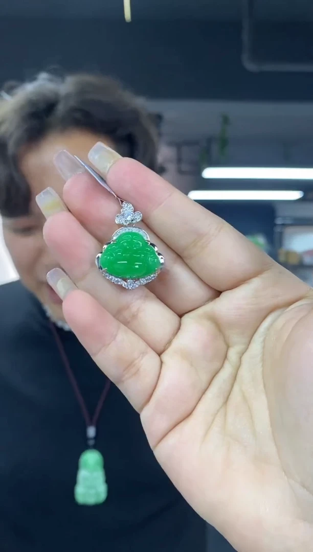 翡翠未镶嵌颈饰多样性发其一颜色微差