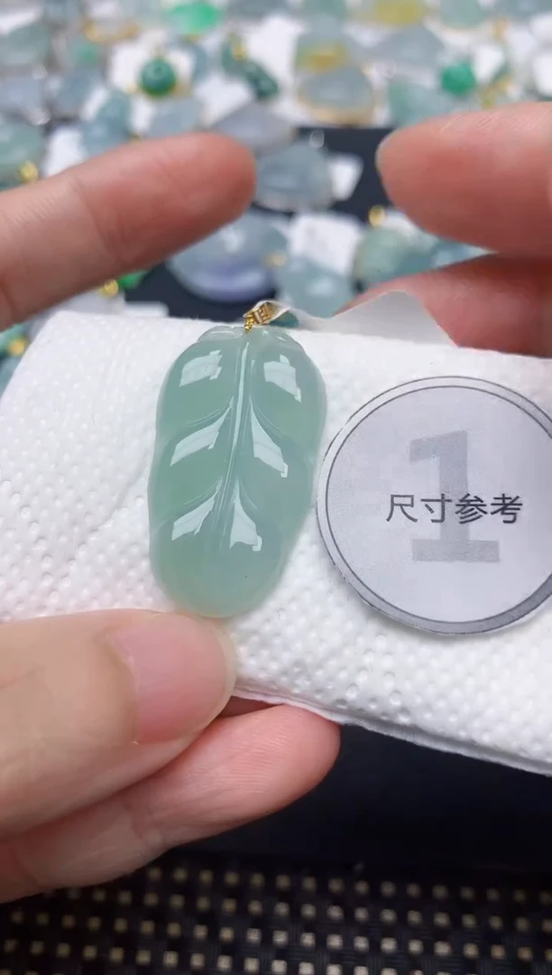 颈饰18K金镶嵌翡翠天然缅甸A货翡翠