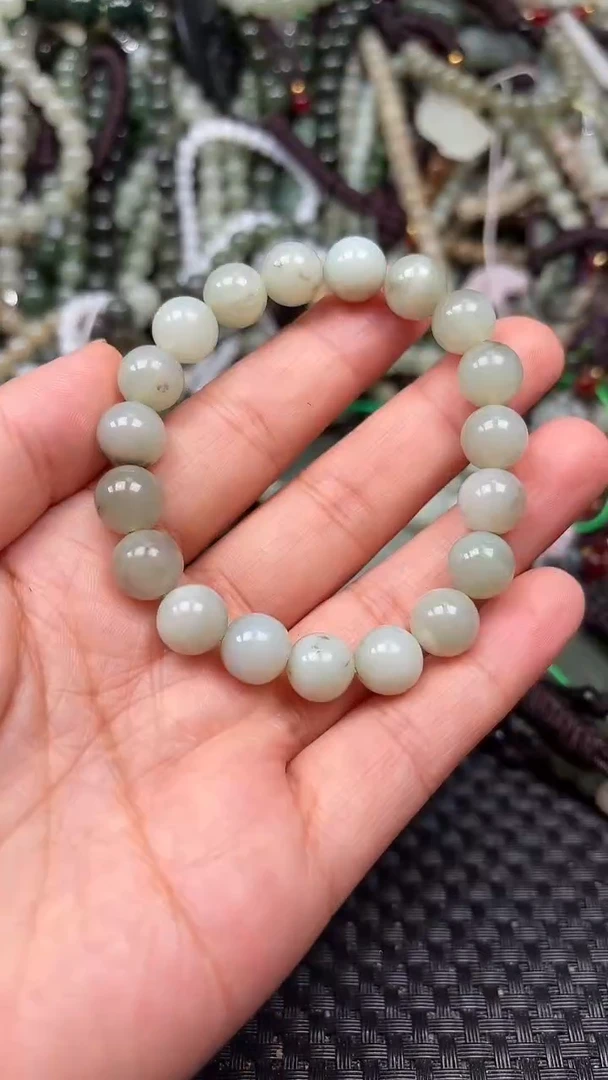 和田玉未镶嵌颈饰1