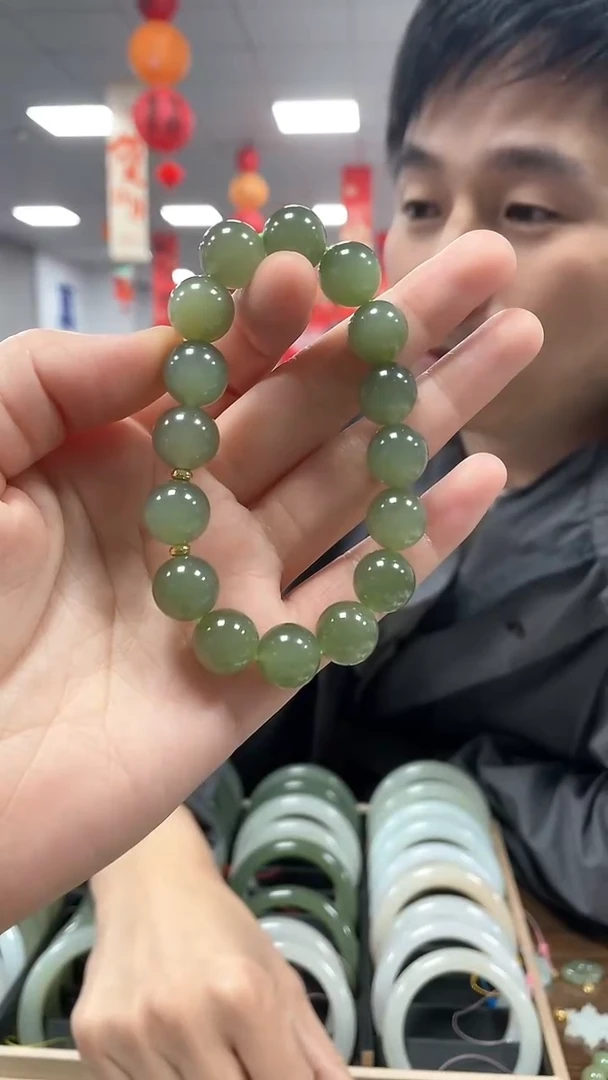 【闪购商品】和田玉手链未镶嵌湖水冻葡萄肉卡12手串一条