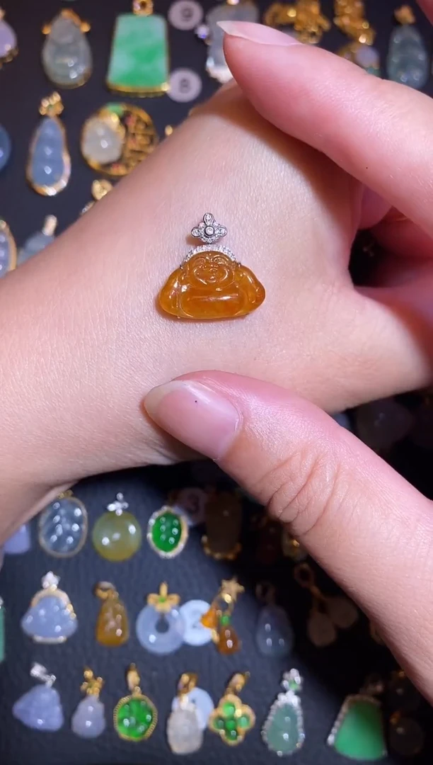 翡翠18K金镶嵌颈饰a**姐天然A货翡翠