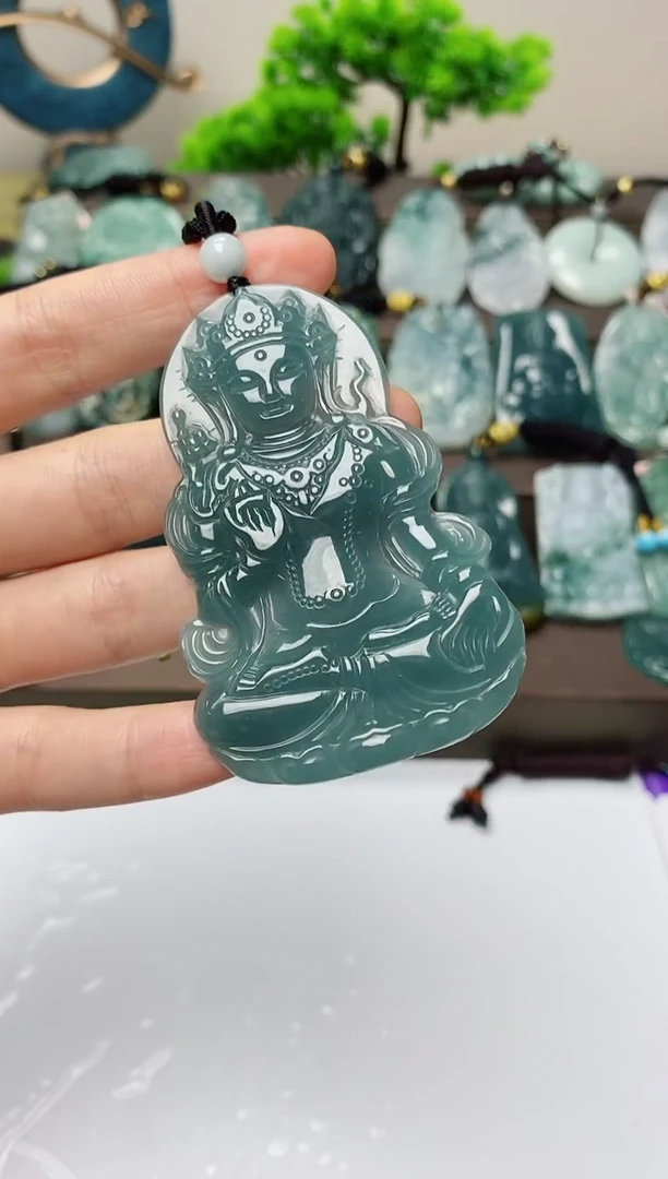 翡翠未镶嵌颈饰