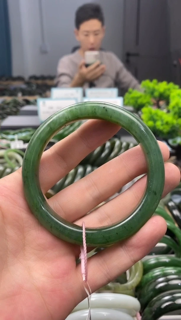 未镶嵌手镯和田玉60