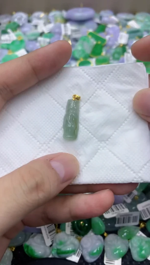 颈饰未镶嵌翡翠天然缅甸翡翠A货