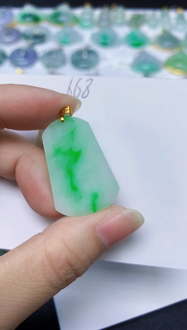 颈饰18K金镶嵌翡翠天然缅甸A货翡翠百元以上9元证书费自理