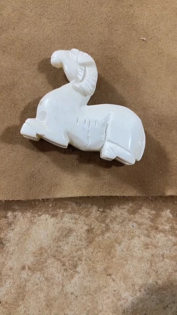 未镶嵌和田玉把件一单一个  微瑕