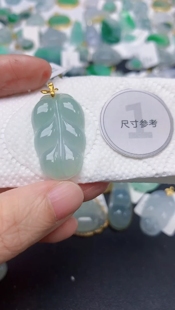 颈饰18K金镶嵌翡翠天然缅甸A货翡翠