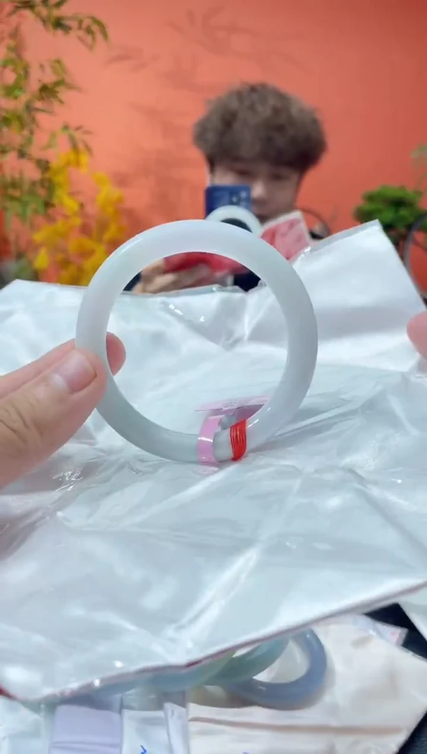 未镶嵌手镯翡翠5