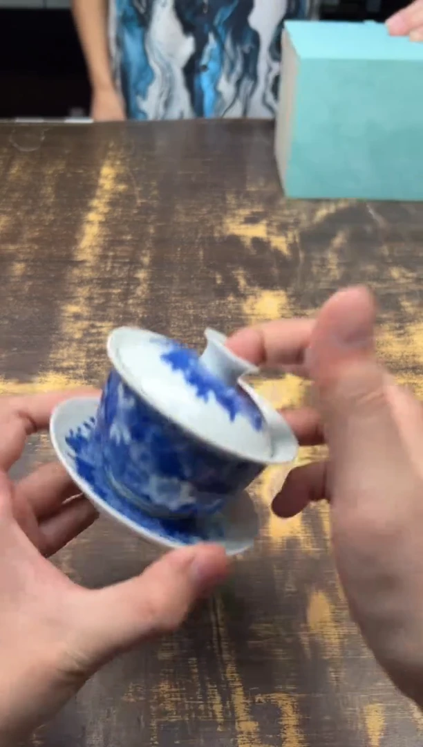 郭*妙色青花花开见佛万花盖碗
