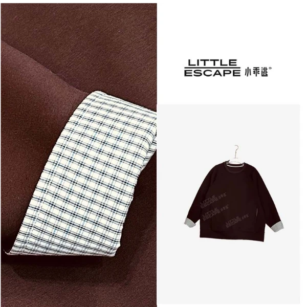 小乖逃咖啡色卫衣圆领格子袖咖色潮流时尚宽松上衣S25645