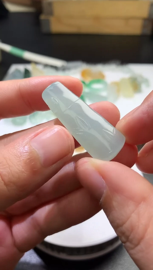 未镶嵌定制翡翠毛货