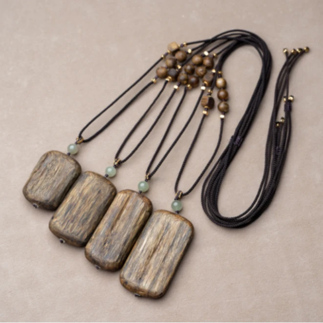 沉香莺歌绿奇楠沉香随形无事牌挂脖锁骨链吊坠（多样性发其一