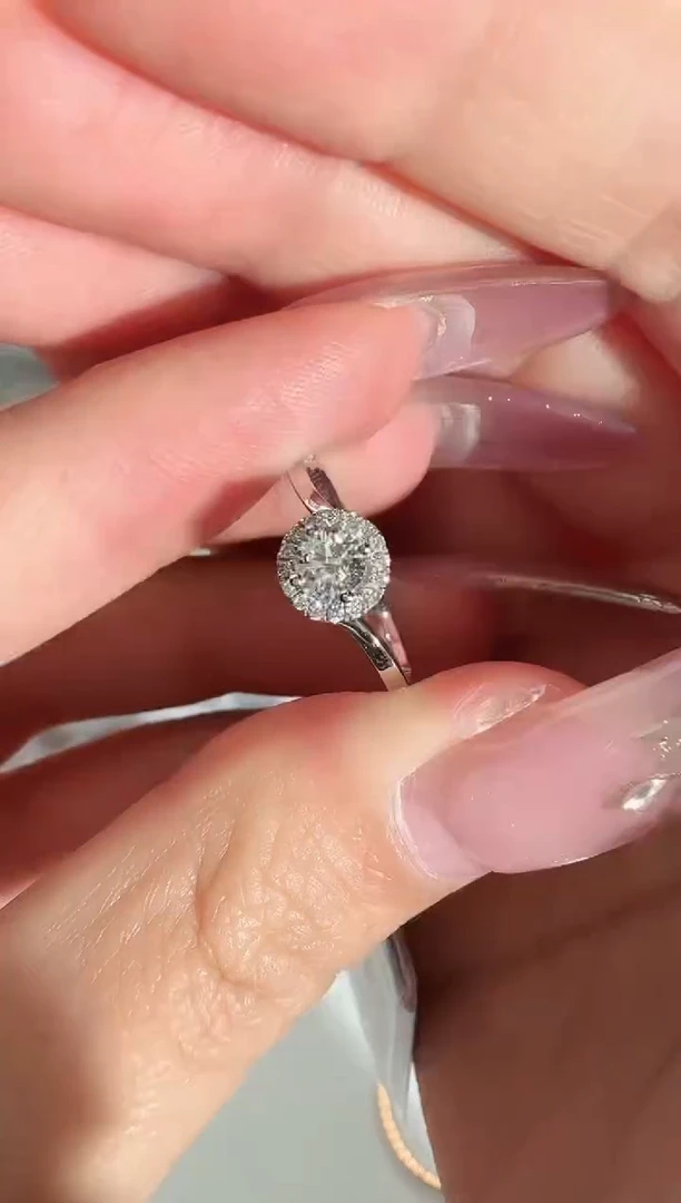 18K金镶嵌戒指/指环钻石2.3g