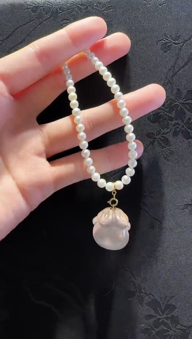 颈饰18K金镶嵌水晶兔子款