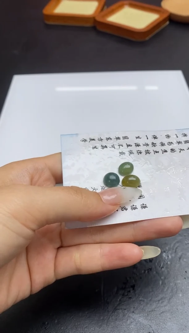 定制翡翠未镶嵌翡翠毛货~