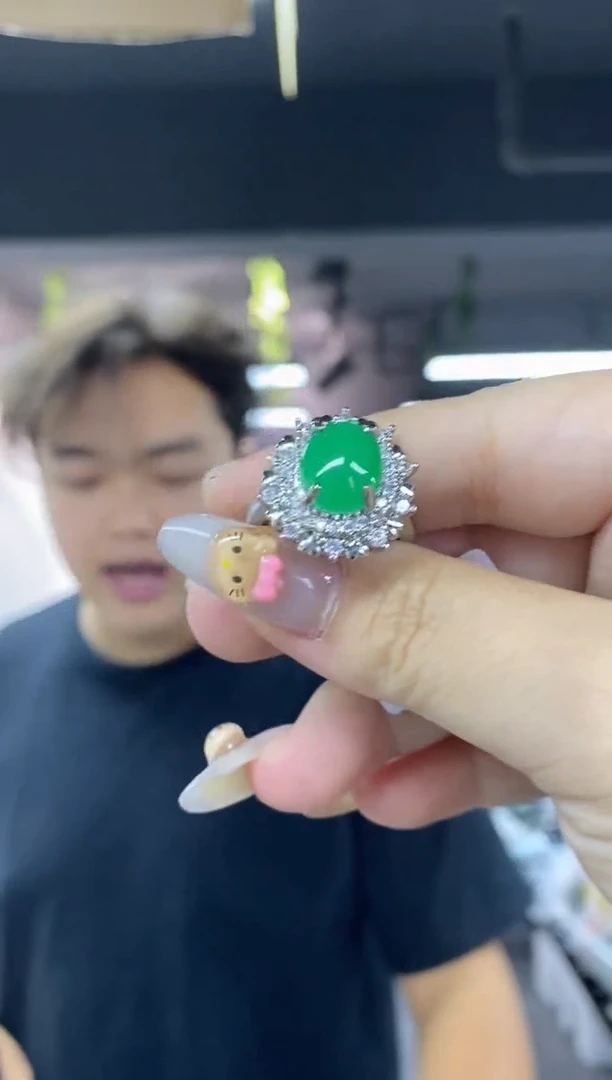 未镶嵌戒指翡翠多样性发其一颜色微差