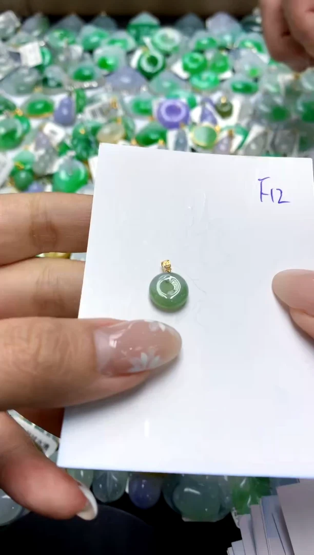 【闪购商品】翡翠颈饰18K金镶嵌111111111111
