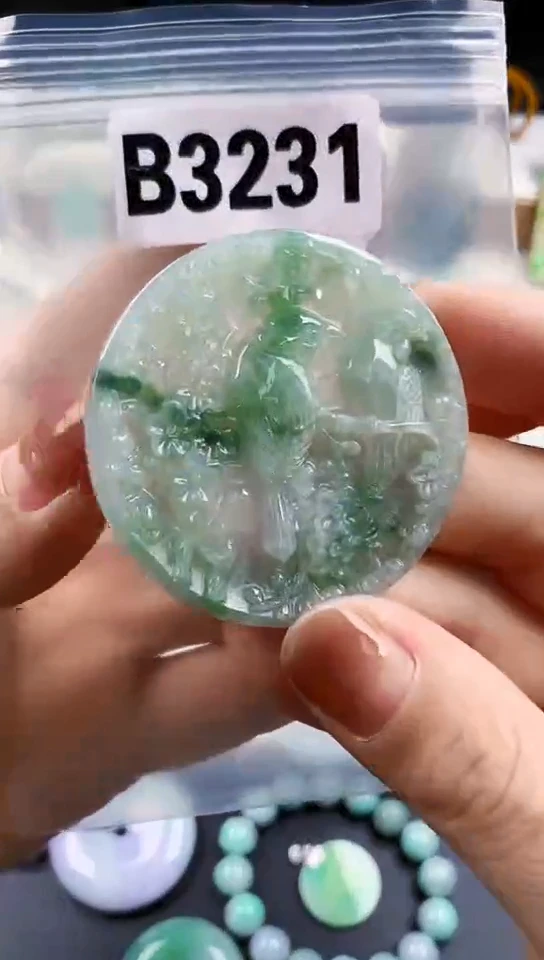颈饰未镶嵌翡翠天然翡翠吊坠挂件