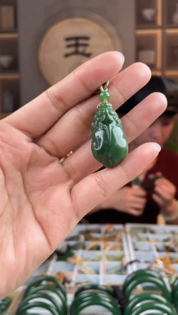 颈饰未镶嵌和田玉拍一发一，多样性发货