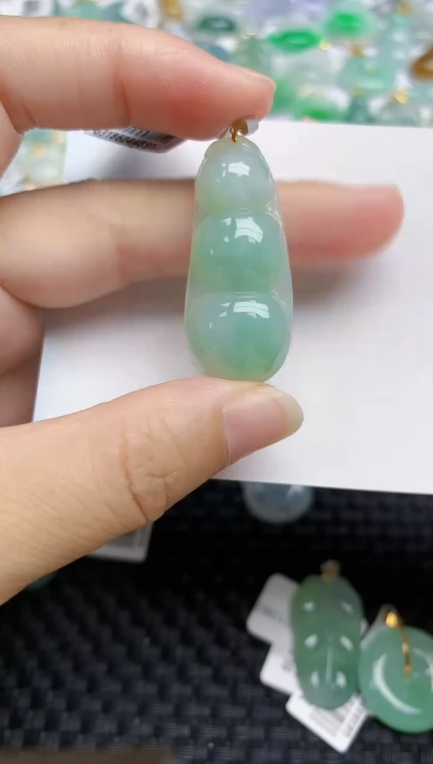 翡翠18K金镶嵌颈饰天然A货翡翠