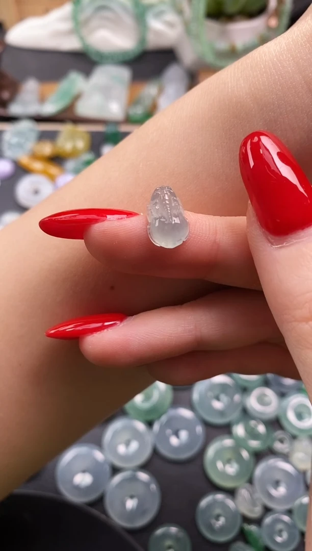 颈饰未镶嵌翡翠貔貅