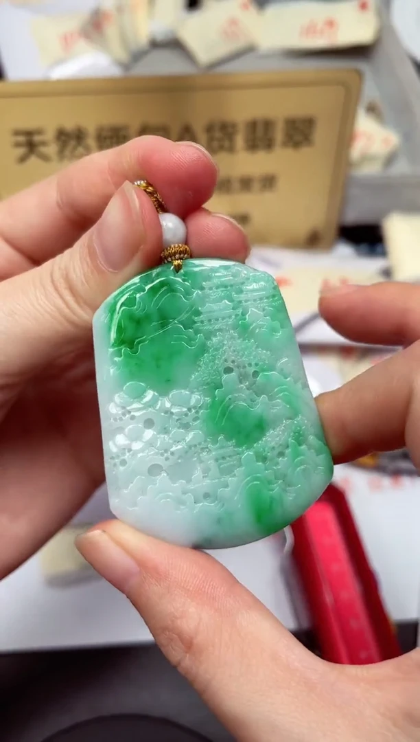 颈饰未镶嵌翡翠天然缅甸翡翠A货