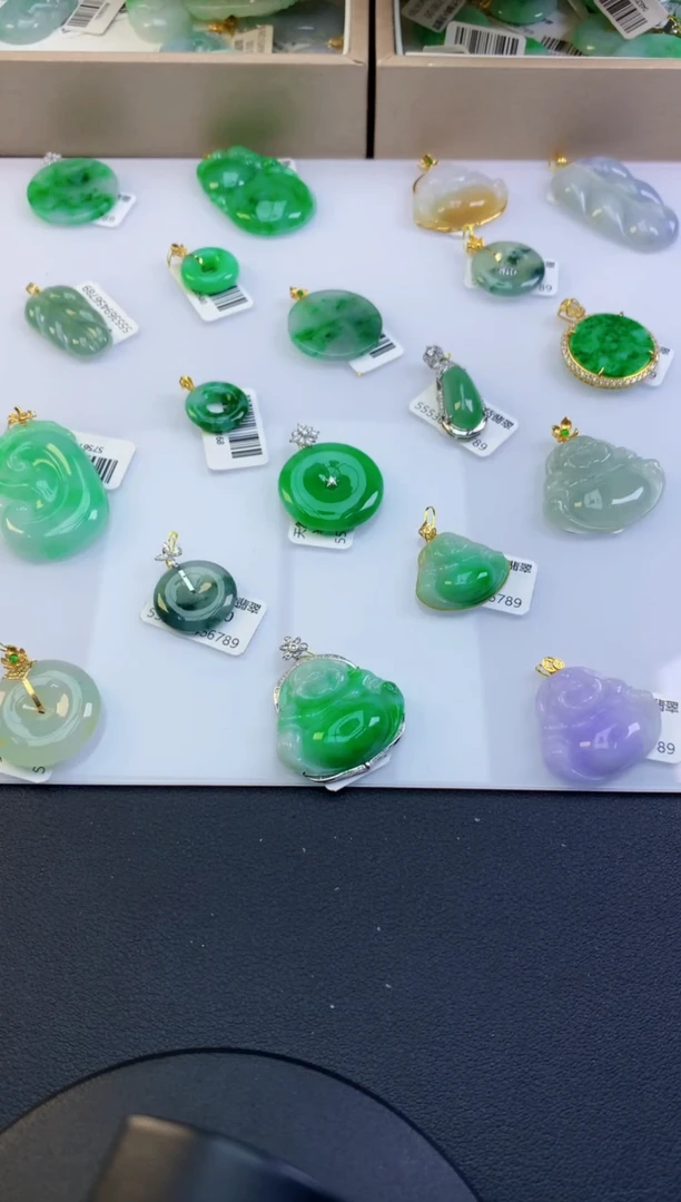 颈饰18K金镶嵌翡翠天然A货缅甸翡翠百元以上9元证书费自理