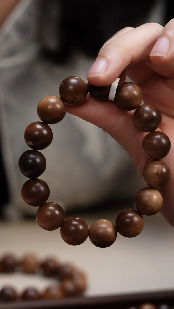 檀香木手串/手链用****5老山檀香1.5圆珠单圈瑕疵供奉