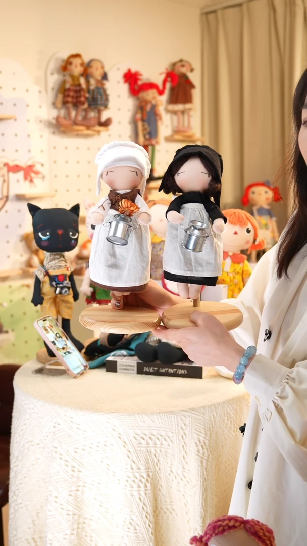 棉驴莲娜一对——黑白，带支架，礼袋打包